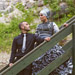 Bryllupsfotograf fra Odense tager foto af par på trappe.
